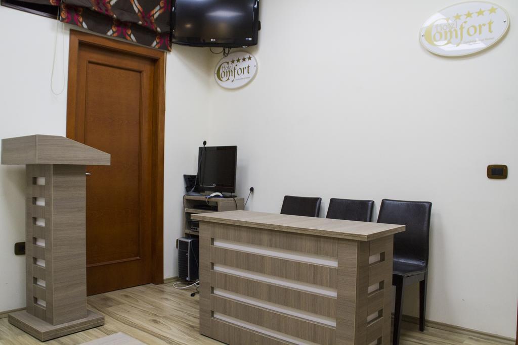 Hotel Comfort Тирана Екстер'єр фото